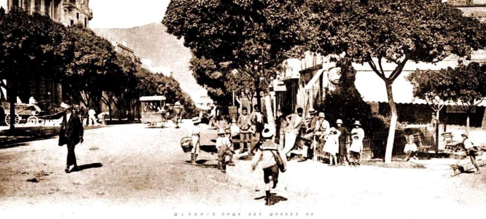 1001- Oran - Place Hippolyte Giraud2.jpg